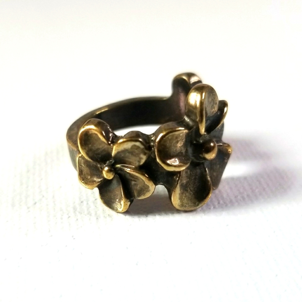 Vintage Floral Ring